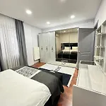 アパートホテル Ekinci Plaza 4*