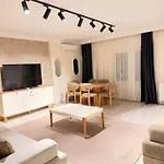 アパートホテル Ekinci Plaza 4*